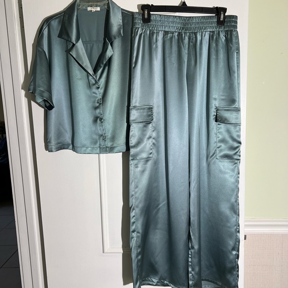 Pleione Satin Cargo Pants Shirt Set Steel Blue - Picture 2 of 10